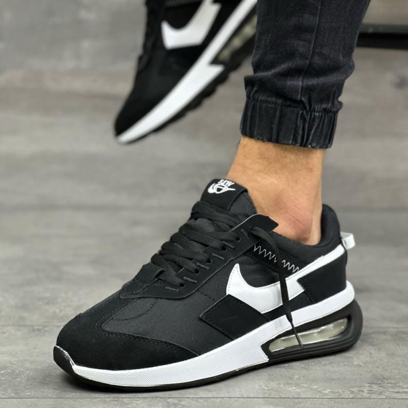 Nike Jogger Black White